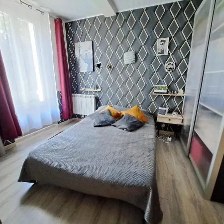 Privatunterkunft Valou 136 *