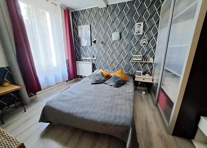 Проживание в семье Valou 136 *